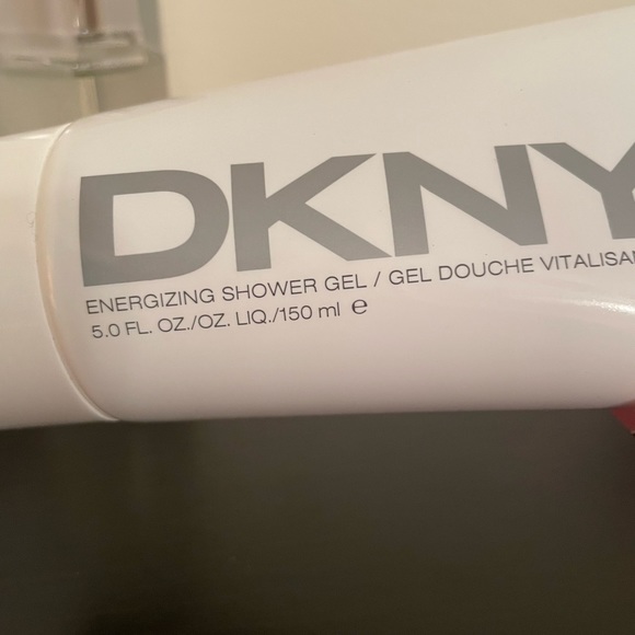 DKNY Women EDP & Shower gel - Picture 5 of 7